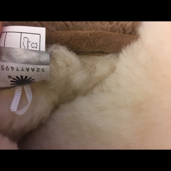 Ugg - Picture 6 of 7